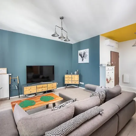 Mokotow Colourful Apartment *